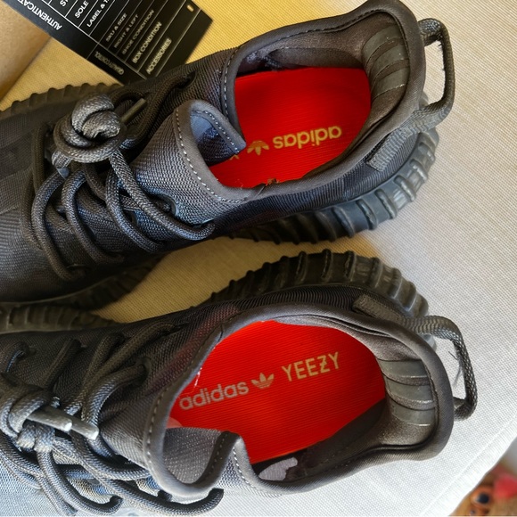Yeezy 350 size 7w - Picture 3 of 3